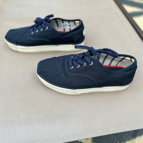 TOMS Navy Canvas Sneakers - Picture 3 of 9